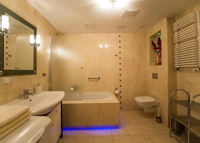 Just Διαμέρισμα *